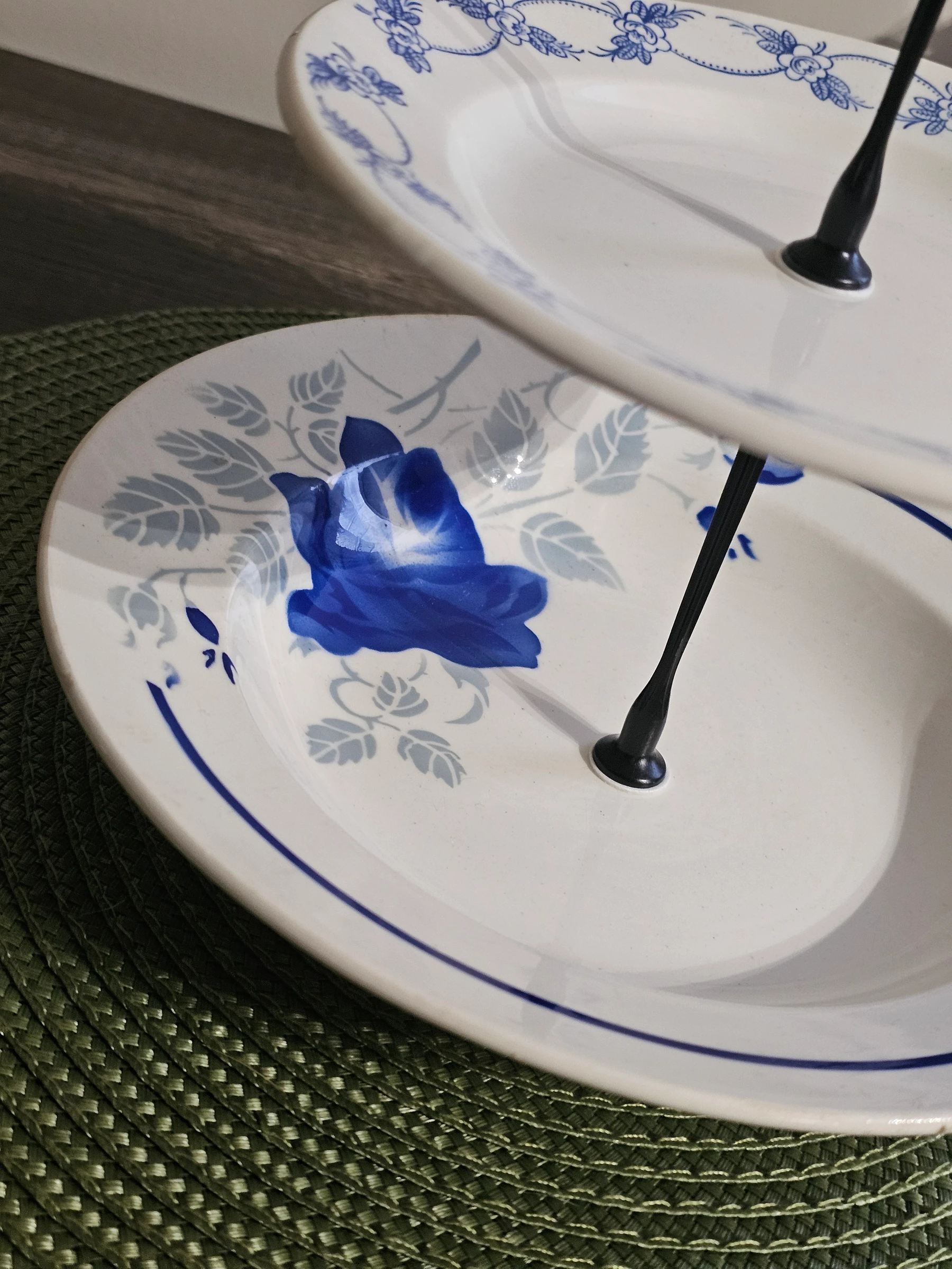 Presentation plate / blue dumb waiter – photo 4